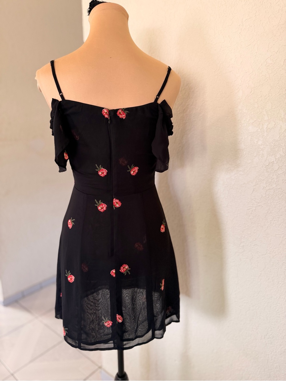 Reformation Ruffle Sleeve Mini Dress - Picture 4 of 6